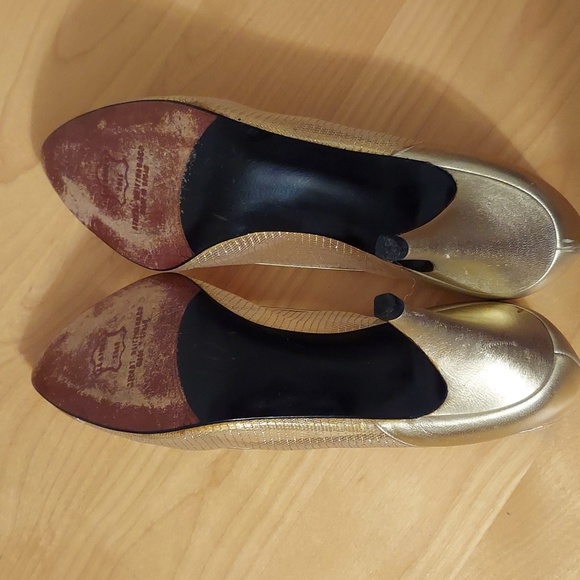 Stuart Weitzman Soft Gold Mesh and Rhinestone Detailed Pumps Size 5.5 - Picture 14 of 16